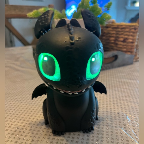 Dreamworks How to Train Your Dragon Toothless Interactive Toy - Picture 1 of 6